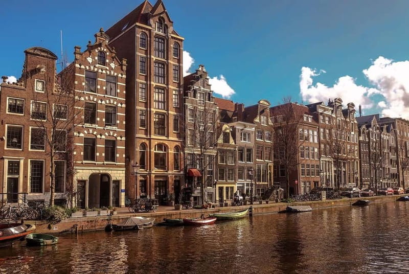 Amsterdam canal cruise with culinary burger or cheese & wine - The essentials at a glance