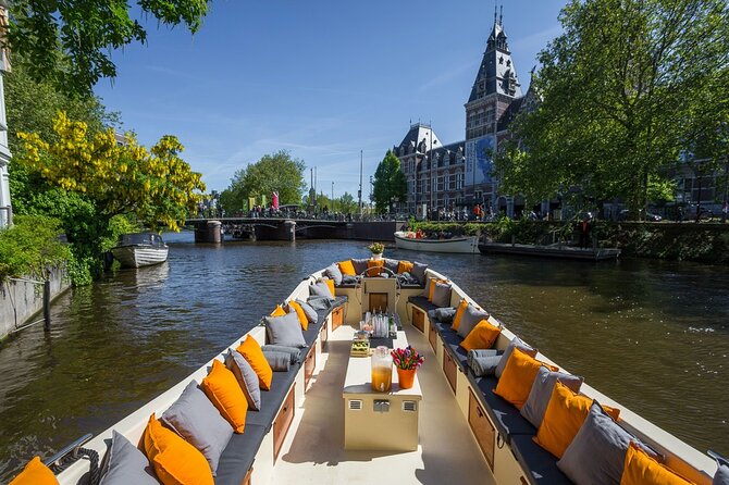 Amsterdam Canal Cruise with German Guide and unlimited drinks - Houseboats and the quieter side of the canal belt