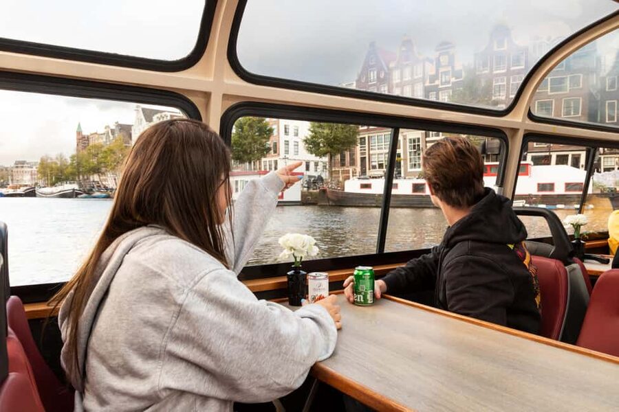 Amsterdam: Canal Cruise with Live Commentary & Audio Guide - Why a canal cruise makes sense in Amsterdam