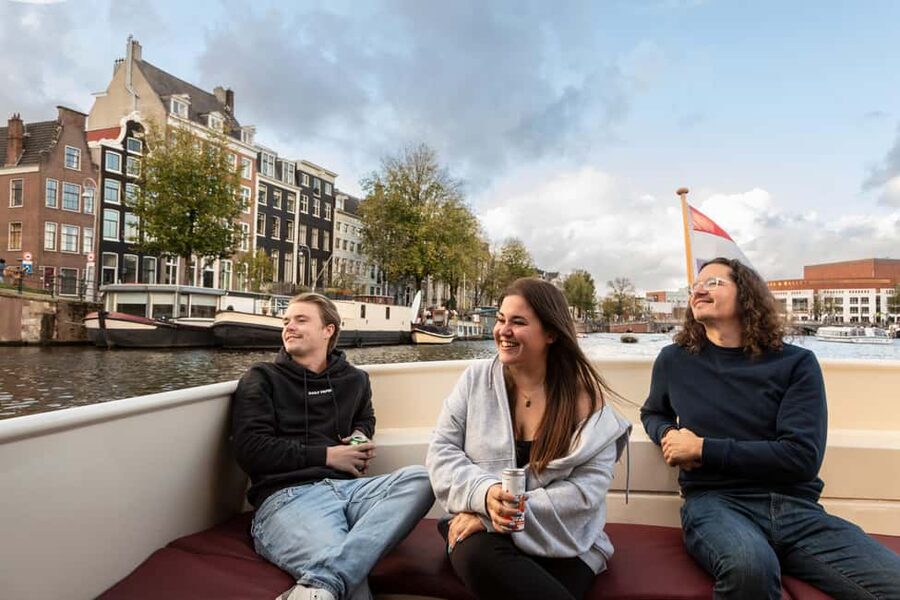 Amsterdam: Canal Cruise with Live Commentary & Audio Guide - Prinsengracht and Amsterdam’s narrow canal views