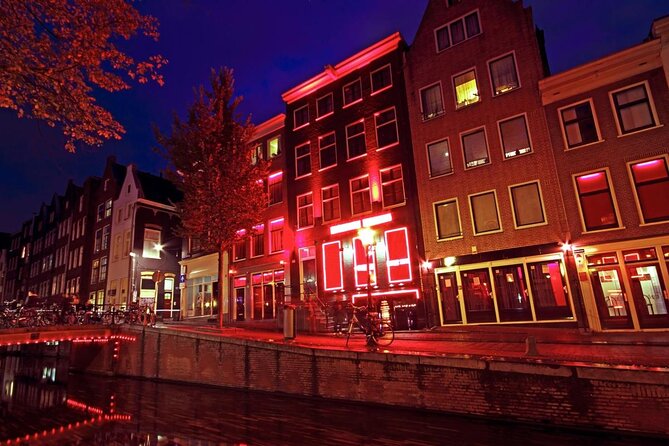 Amsterdam Champagne Private Canal Cruise - Why a private boat changes the Amsterdam canal ride