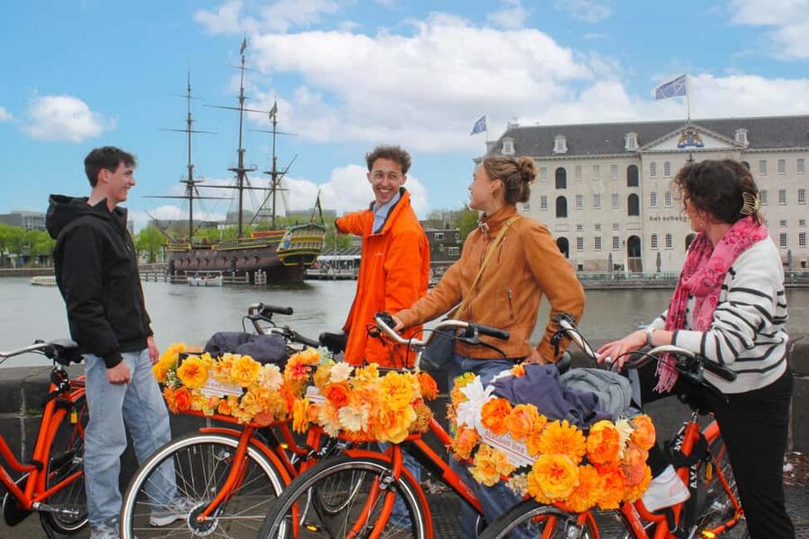 Amsterdam: Cheese, Windmill & Countryside Bike Tour - Nieuwendammerdijk and the IJ River Views