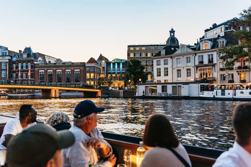 Amsterdam: Cheese & Wine Cruise Tasting Experience - Magere Brug and the evening views