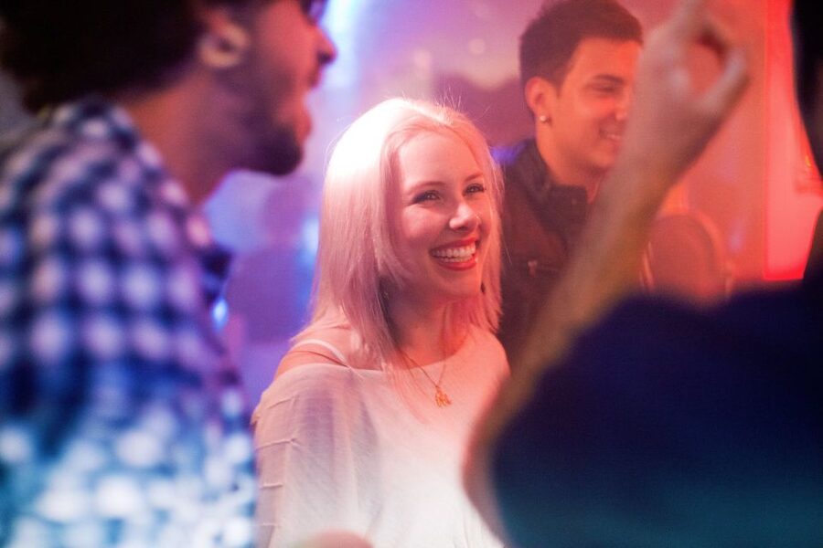 Amsterdam: City Center Bar Crawl and Nightlife Experience - The night in six useful points