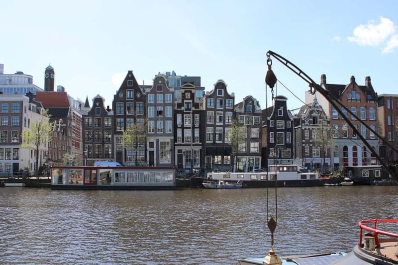 Amsterdam: City walking experience with a local - Amsterdam Centraal and the route back