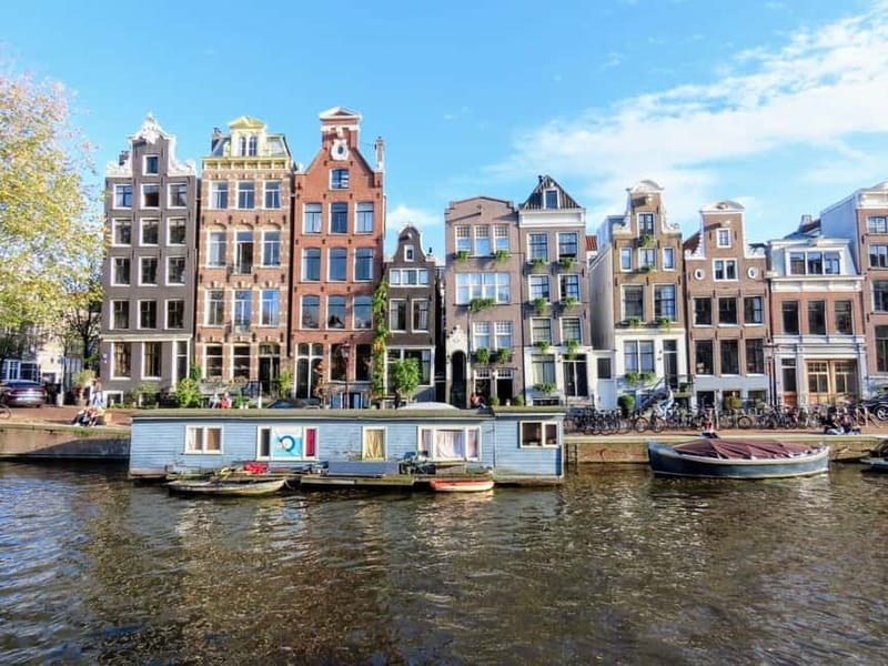 Amsterdam: City walking experience with a local - A friendly first walk through central Amsterdam