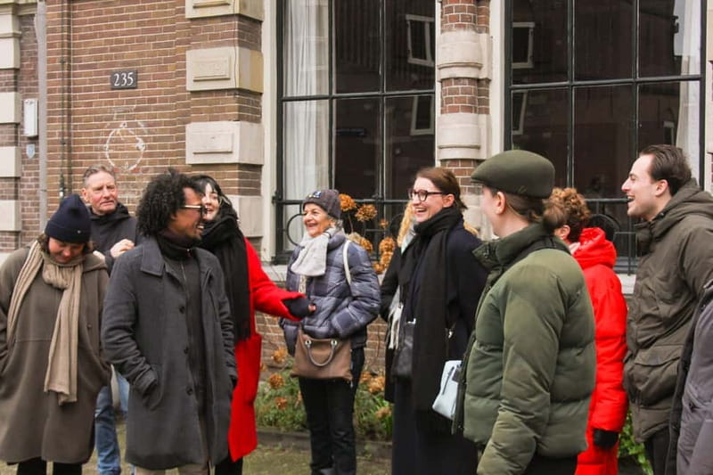 Amsterdam: City walking experience with a local - Huis Aan De Drie Grachten and the canal story