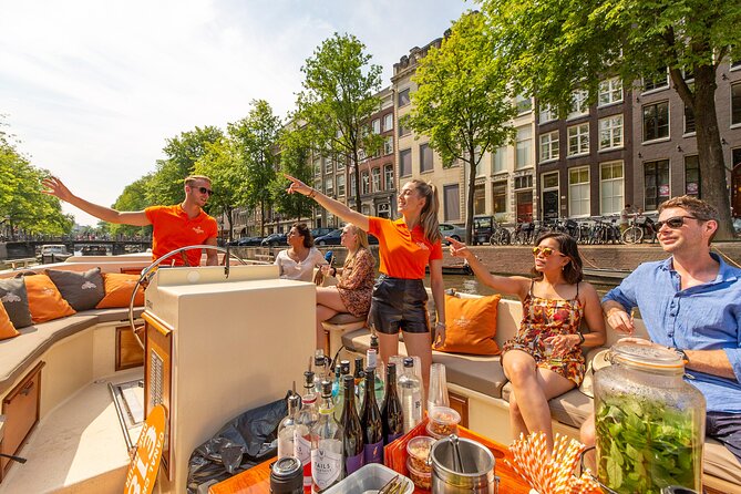 Amsterdam Classic Saloon Boat Canal Cruise with Live Guide - What the open bar really adds