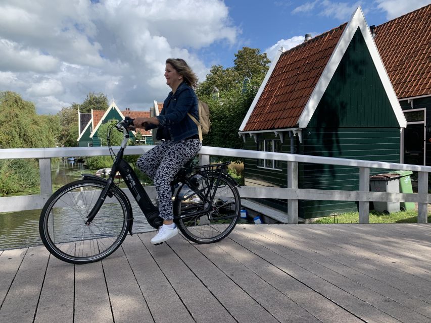 Amsterdam: Countryside Bike Tour and Zaanse Schans Windmills - Arriving at Zaanse Schans
