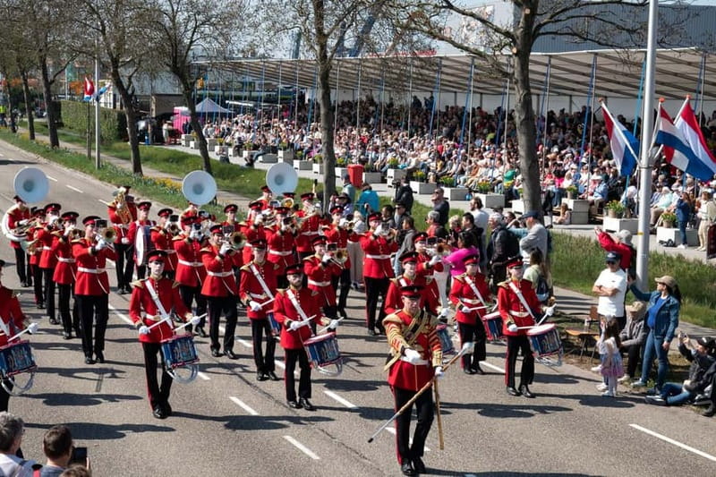 Amsterdam: Day Trip to Flower Parade & Keukenhof on April 18 - Why the April 18 Flower Parade matters