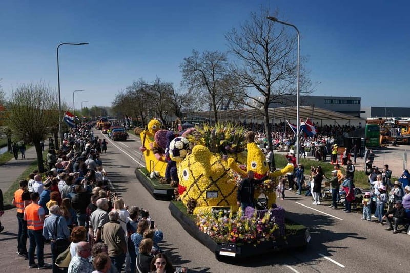 Amsterdam: Day Trip to Flower Parade & Keukenhof on April 18 - What the $164 price really buys