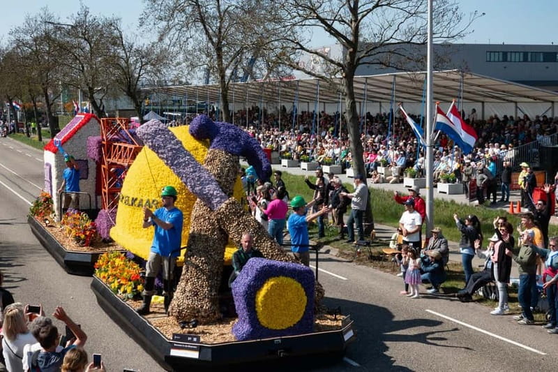 Amsterdam: Day Trip to Flower Parade & Keukenhof on April 18 - Practical advice for a smoother day