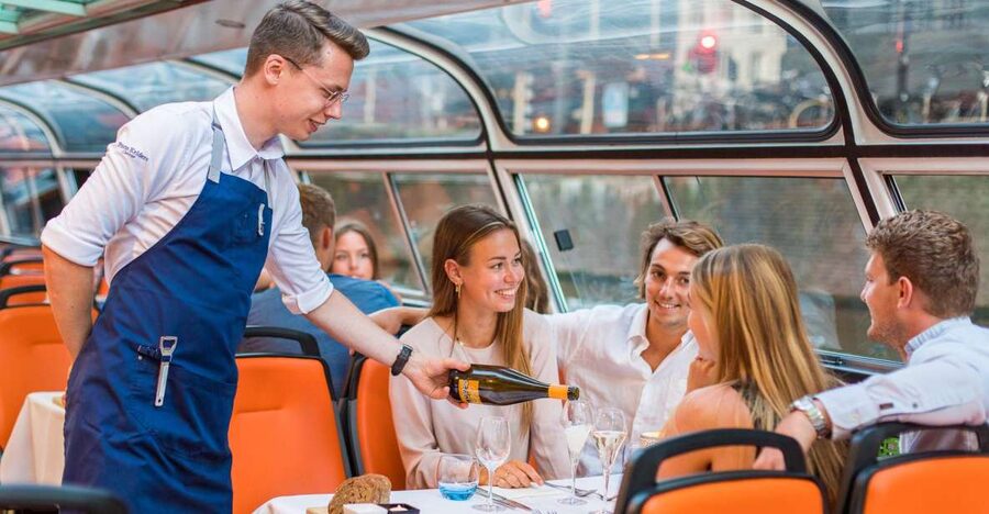 Amsterdam: Dinner Cruise with 4-Course Menu - The boat ride along the IJ River