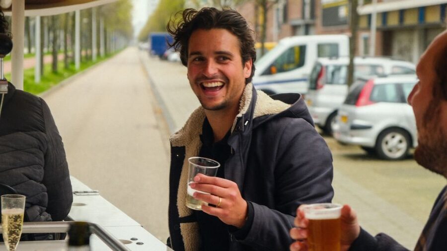 Amsterdam: Dutch Beer Bike Blast Tour with Onboard Bar - Sixty-five minutes through Sloterdijk