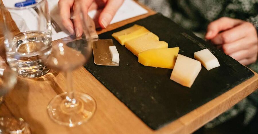 Amsterdam: Dutch Cheese Tasting Experience with Wine - Why this short Amsterdam tasting works