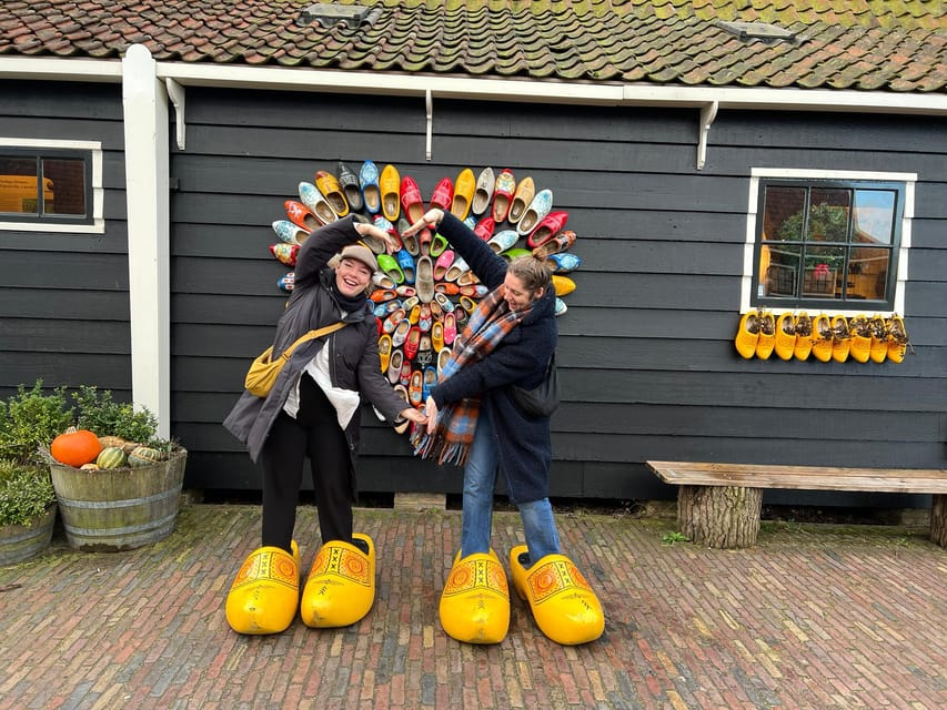 Amsterdam: Dutch Countryside E-Bike with Cheese & Clogs - Monnickendam and the return through open country