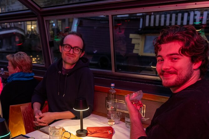 Amsterdam Evening Cocktail Cruise with snacks - Cocktails, wine, and the snack buffet