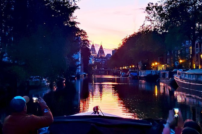 Amsterdam Evening Cosy & Small Cruise & Drinks and Bites - Sunset - A quiet, social 90 minutes