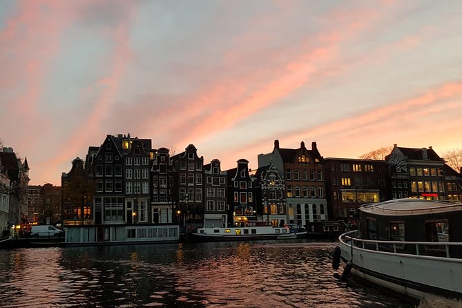 Amsterdam Evening Cosy & Small Cruise & Drinks and Bites - Sunset - Who should book this cruise?