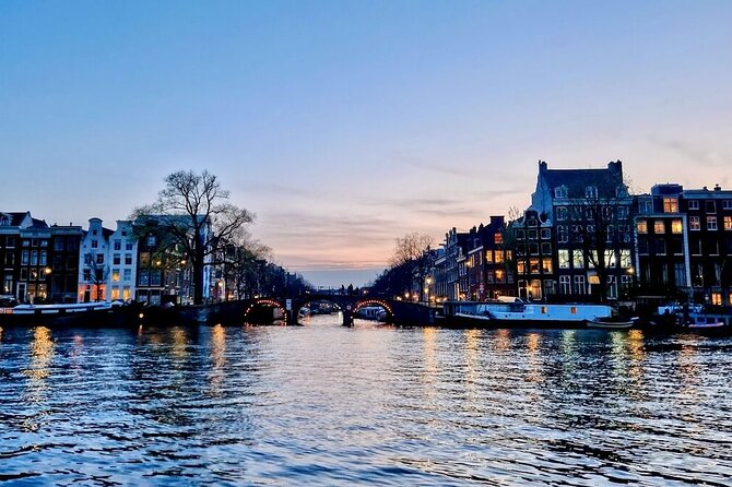 Amsterdam Evening Cruise in Small Group - The Seven Bridges Canal after dark