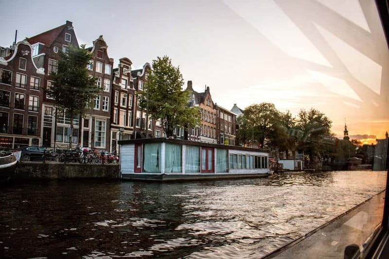 Amsterdam: Evening Pizza Cruise Along the Canals - The Canal Belt and the first city views