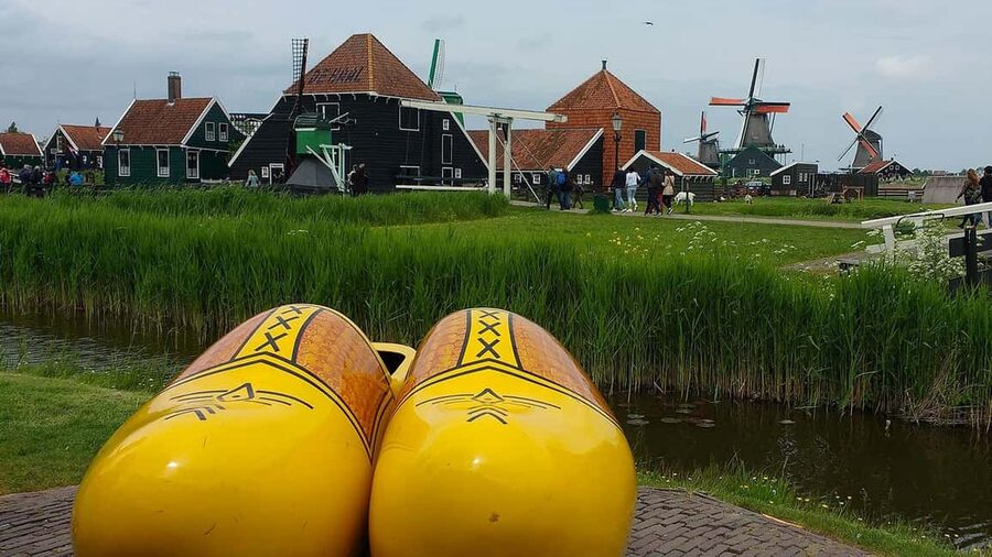 Amsterdam: Explore Zaanse Schans: Half-Day Luxury Coach Trip - Who will enjoy this trip most?