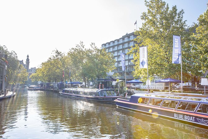 Amsterdam Family-Friendly Canal Cruise with Snackbox Option - The boat, seating, and weather factor