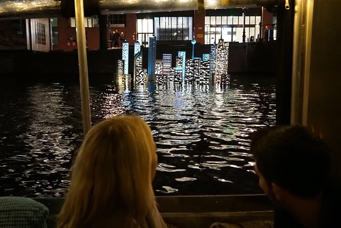 Amsterdam Festival of Lights Cruise by Captain Dave - The commentary: Amsterdam beyond the light installations