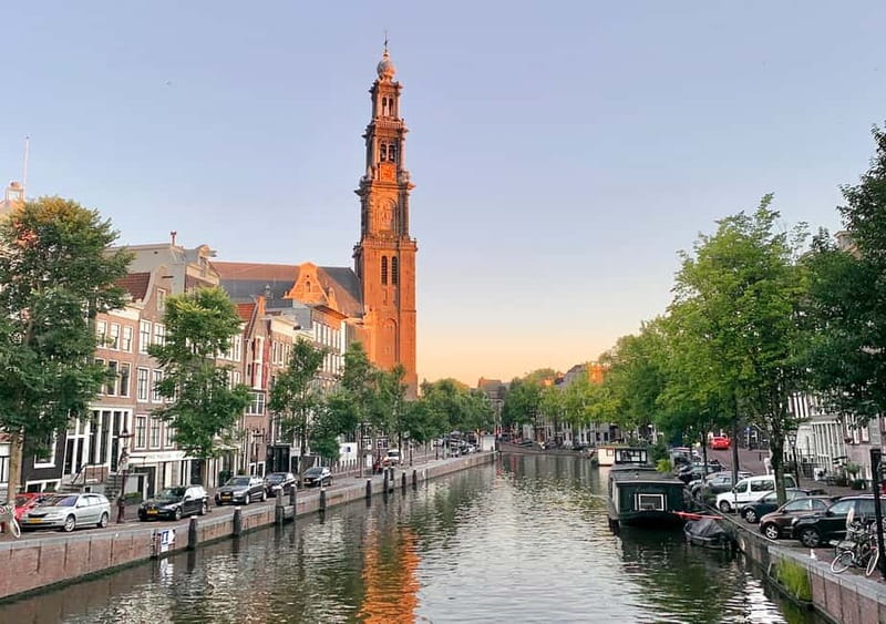 Amsterdam: German Canal Cruise with Unlimited Drinks Option - Boarding beside Sea Palace and the DoubleTree Hilton