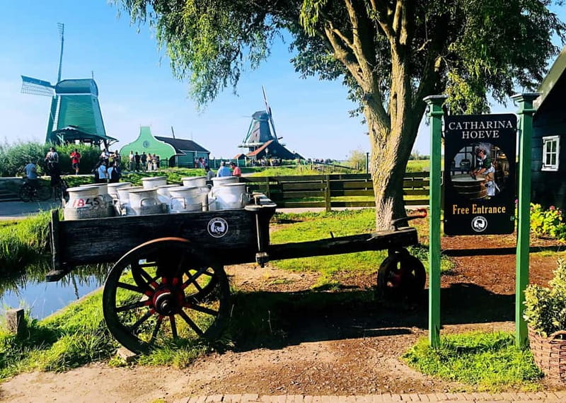 Amsterdam: Giethoorn, Afsluitdijk and Zaanse Schans Day Trip - Giethoorn: the day’s calmest hour on the water
