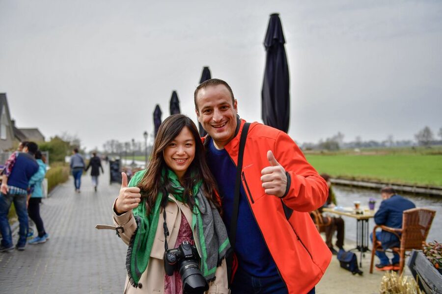 Amsterdam: Giethoorn and Zaanse Schans Windmills Day Tour - Giethoorn by boat, then on foot