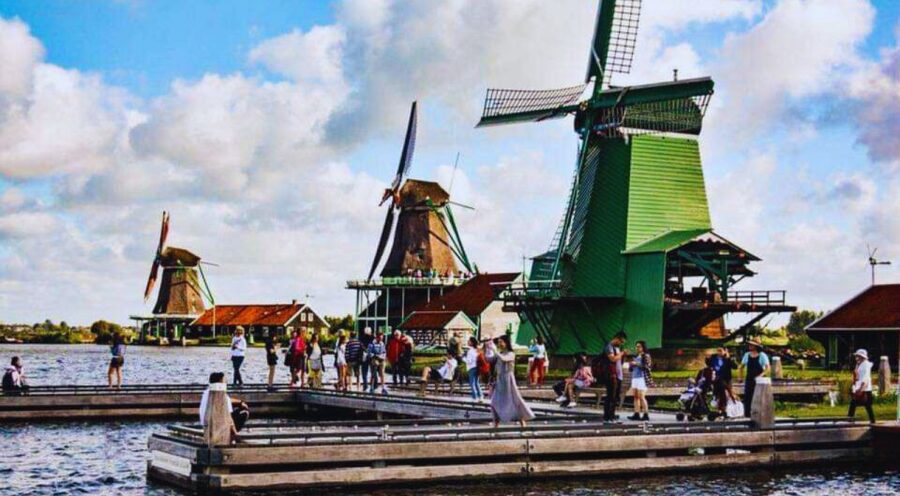 Amsterdam: Giethoorn and Zaanse Schans Windmills Day Tour - Who will enjoy this tour most