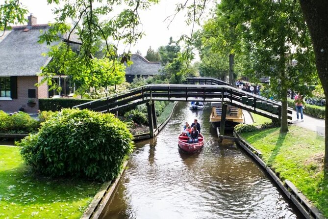 Amsterdam: Giethoorn Tour Scenic Cruise, Cheese & Free Time - Key points to know before you book