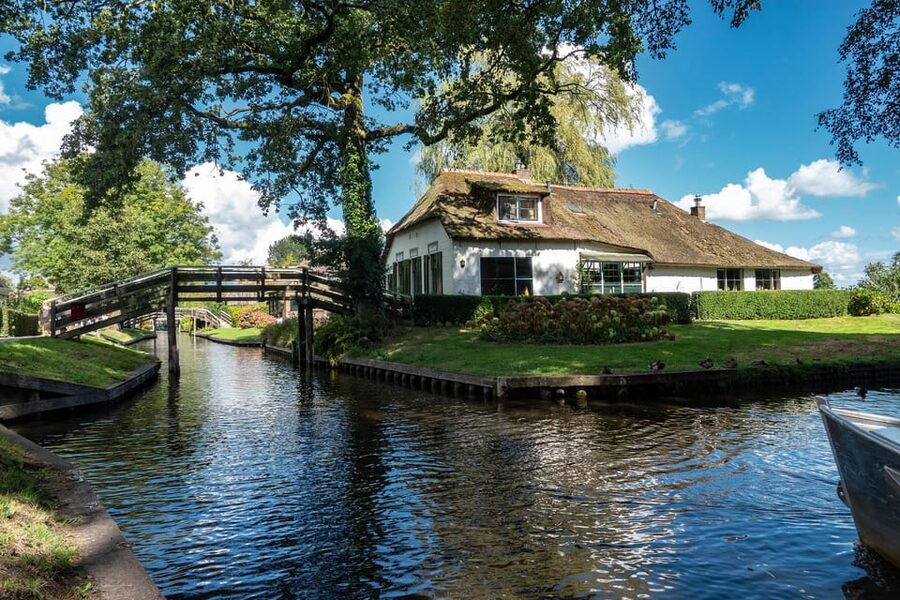 Amsterdam: Giethoorn Tour Scenic Cruise, Cheese & Free Time - Who will like this tour most?