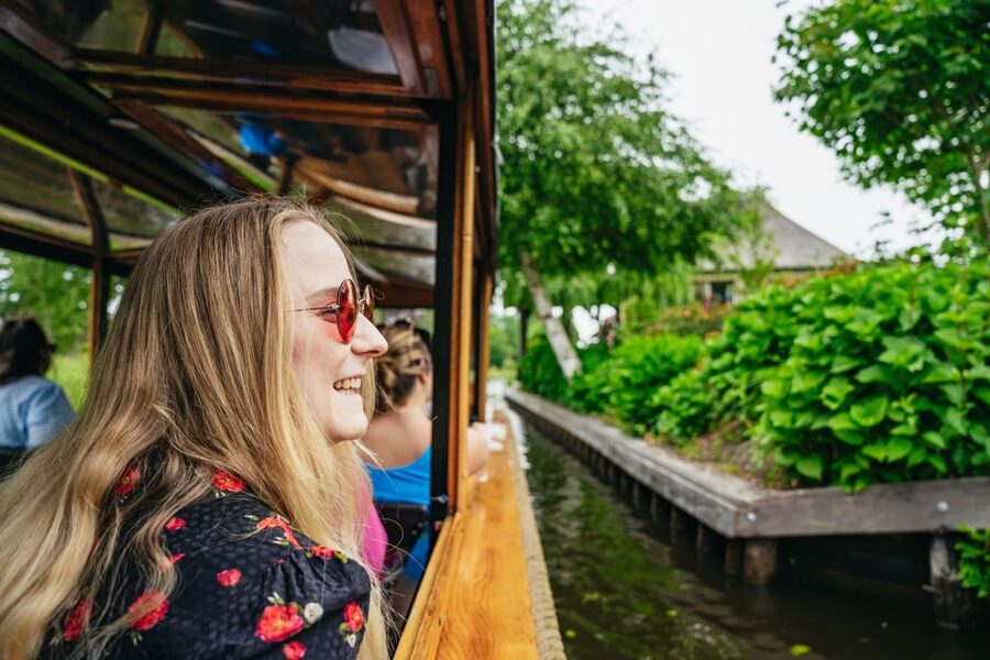 Amsterdam: Giethoorn, Volendam, and Zaanse Schans Tour - Key points to know before booking