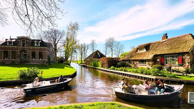Amsterdam: Giethoorn & Zaanse Schans Small Group Day Trip - A closer look at the day’s timing