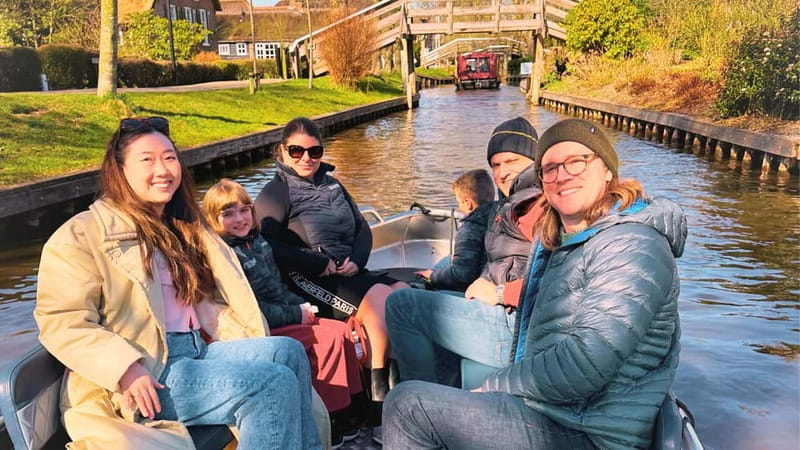 Amsterdam: Giethoorn & Zaanse Schans Small Group Day Trip - Why the guide can make or break the experience
