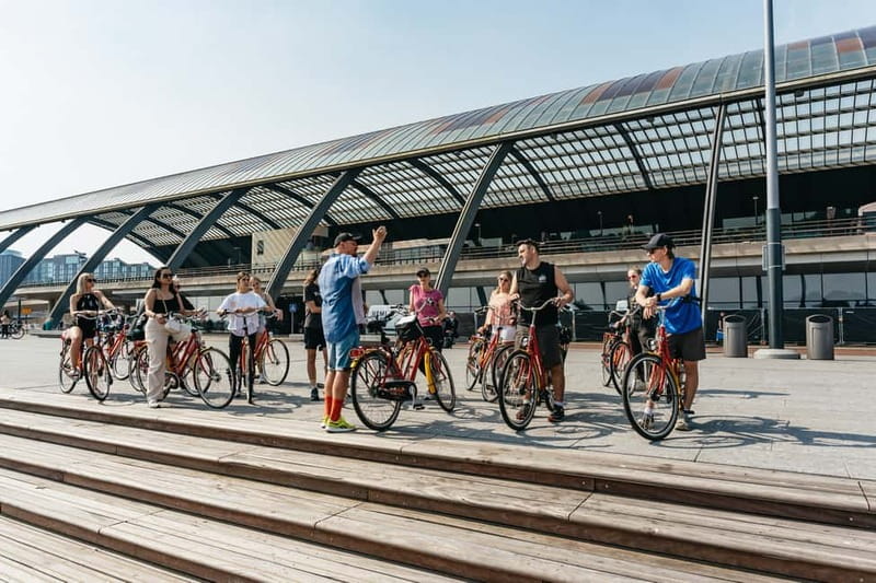 Amsterdam: Guided Bike Tour City Centre in EN/DE/FR/ES - Leidseplein and the route to Vondelpark