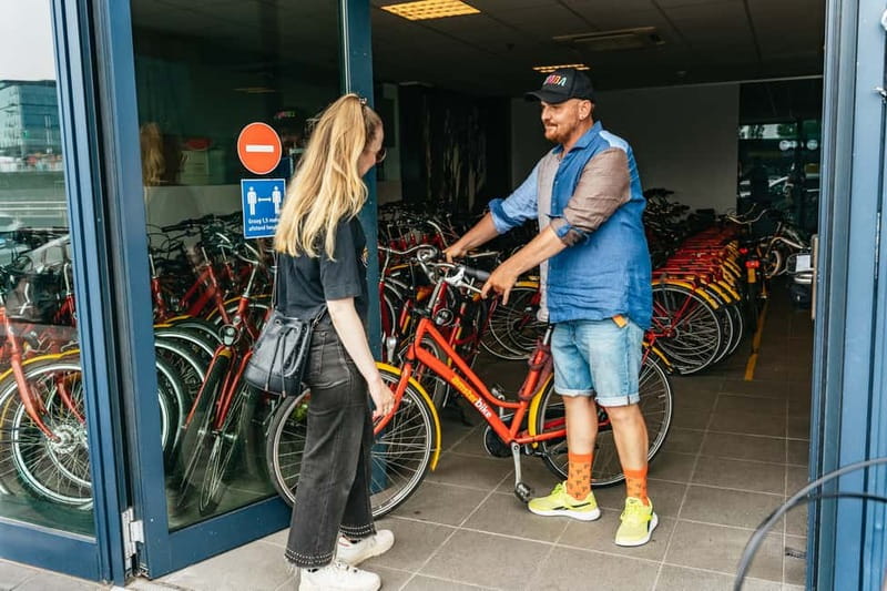 Amsterdam: Guided Bike Tour City Centre in EN/DE/FR/ES - Museumplein and Amsterdam’s grand cultural centre