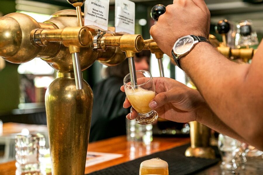 Amsterdam: Guided Craft Beer Brewery Bus Tour with Tastings - A beer tour built around easy transportation