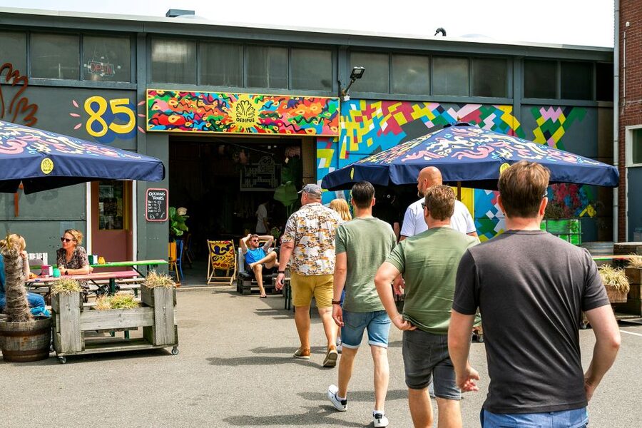 Amsterdam: Guided Craft Beer Brewery Bus Tour with Tastings - The middle brewery offers the main behind-the-scenes look