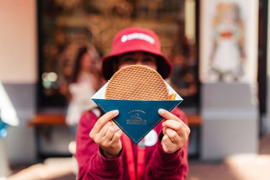 Amsterdam: Guided Cultural Food Tour in German or English - Key points at a glance