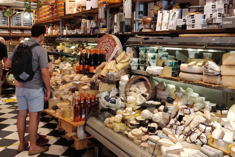 Amsterdam: Guided Food Tour with Tastings - Bitterballen, sandwiches, and fries with serious dips