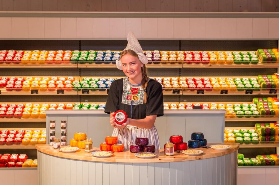 Amsterdam: Guided Zaanse Schans, Windmills & Cheese Tour - Windmills, merchant houses, and free time