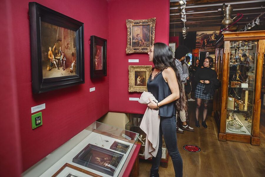 Amsterdam: Hash, Marihuana, and Hemp Museum Entry Ticket - Access, languages, and practical planning