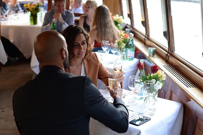 Amsterdam: High Tea Cruise - What the captain explains along the way