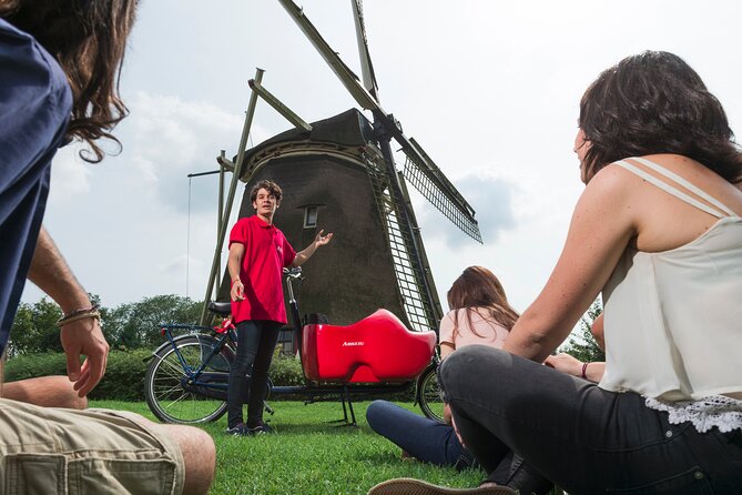 Amsterdam Highlights Bike Tour - Guided in EN/ES/DE/NL - Starting at Central Station and finding your wheels