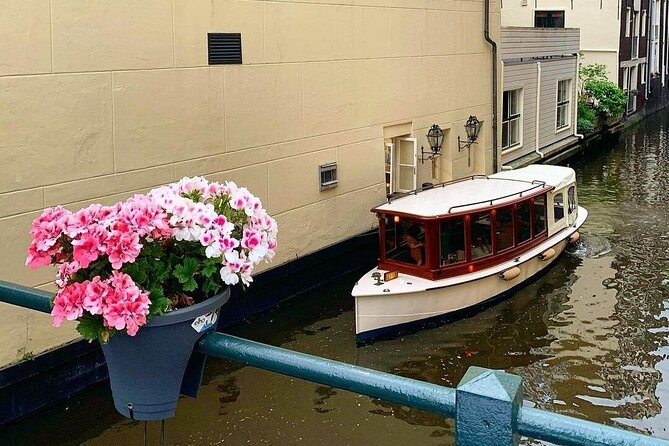 Amsterdam Highlights Canal Cruise with a Drink - Canals within the UNESCO-protected center