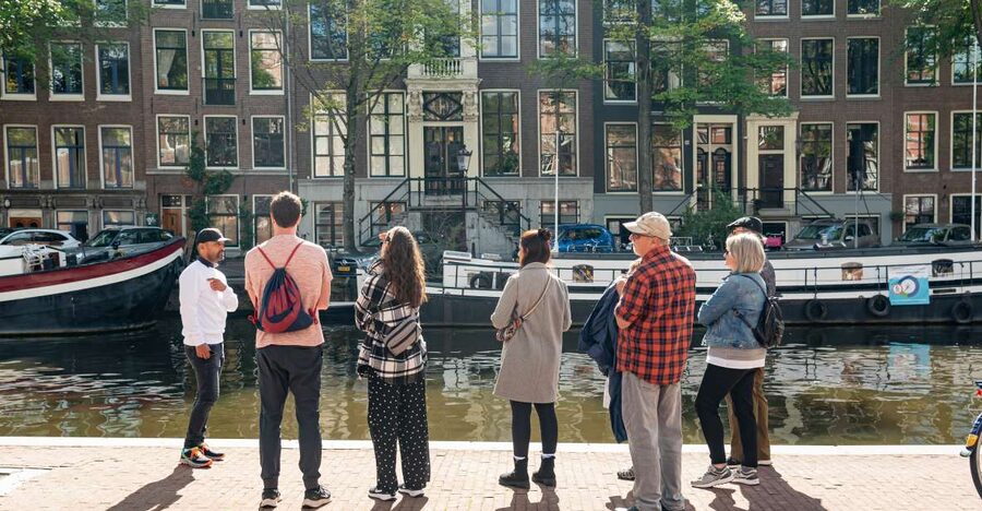 Amsterdam: Highlights & History Walking Tour - Anne Frank House and the stories behind the landmarks