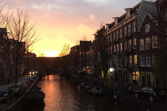 Amsterdam Highlights Walking Tour: Small Group Experience - Begijnhof, quiet canals, and gabled houses